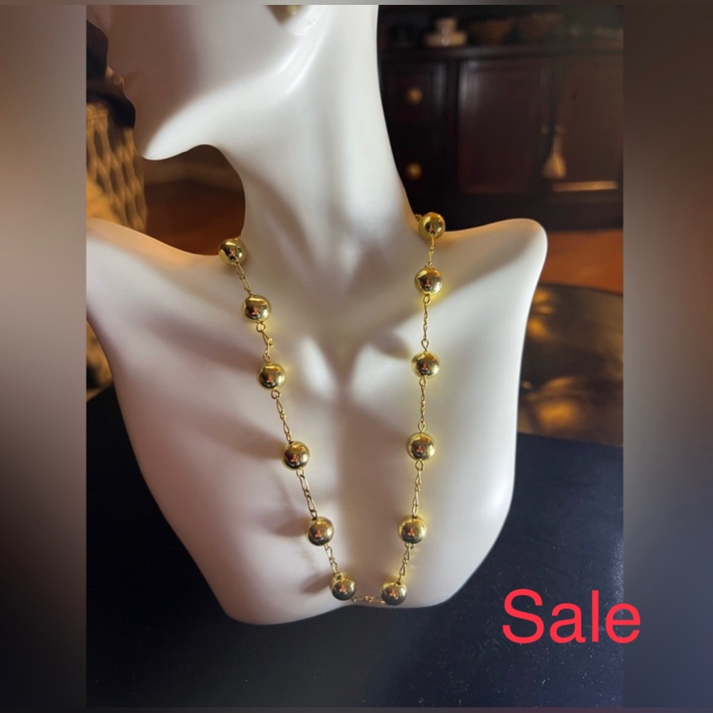 Small chain link necklace with gold balls